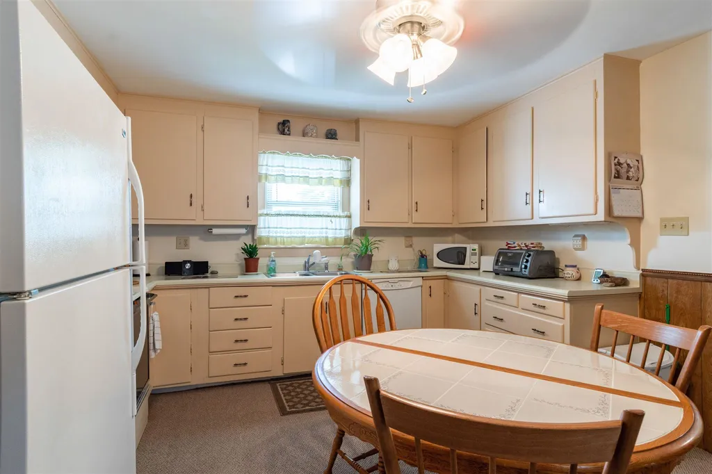 63 Lund Street Nashua NH 03060