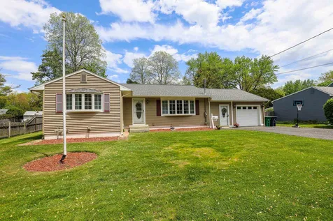 45 Avon Drive Nashua NH 03064