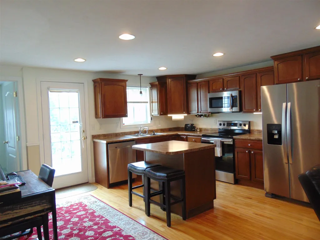 28 Owens Drive Swanzey NH 03446