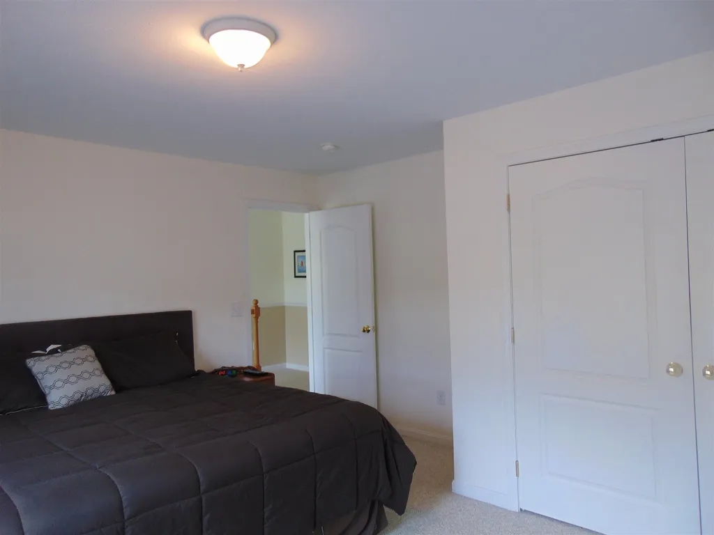 28 Owens Drive Swanzey NH 03446