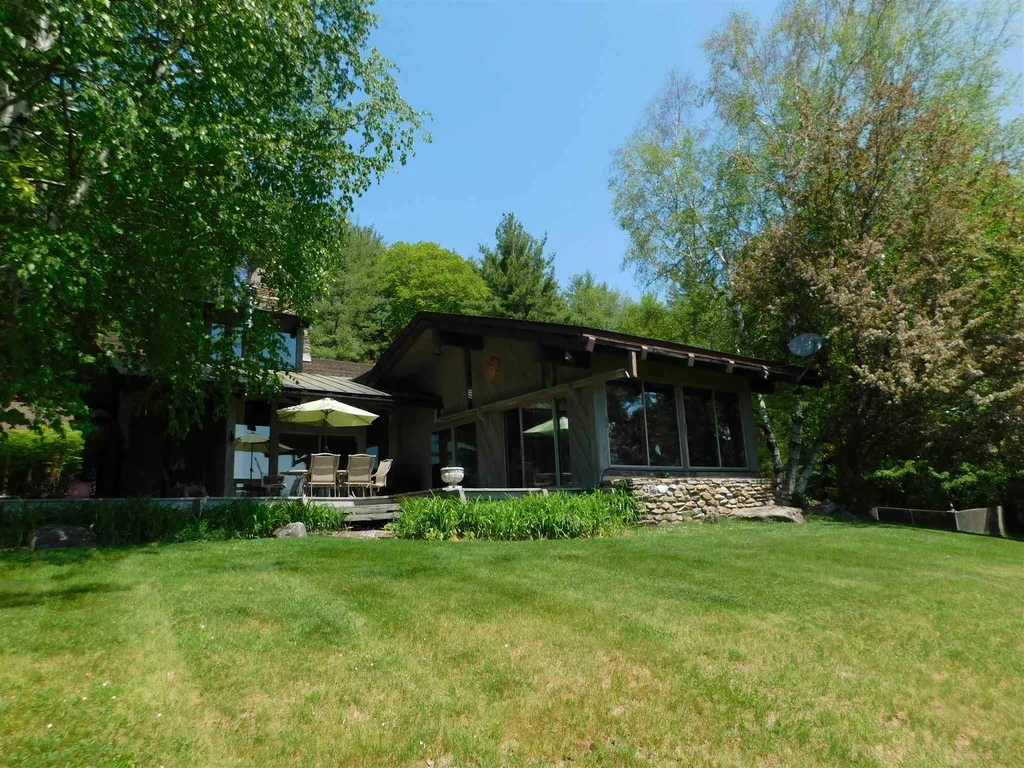 106-108 Fawn Ledge Lane Jamaica VT 05343