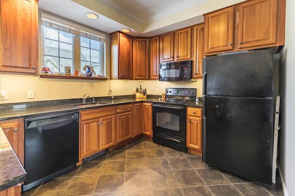 9 Shadow Brook Drive Hanover NH 03755