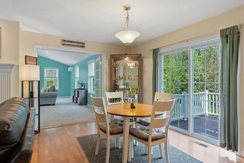 21 Meadow Brook Crossing Sandown NH 03873