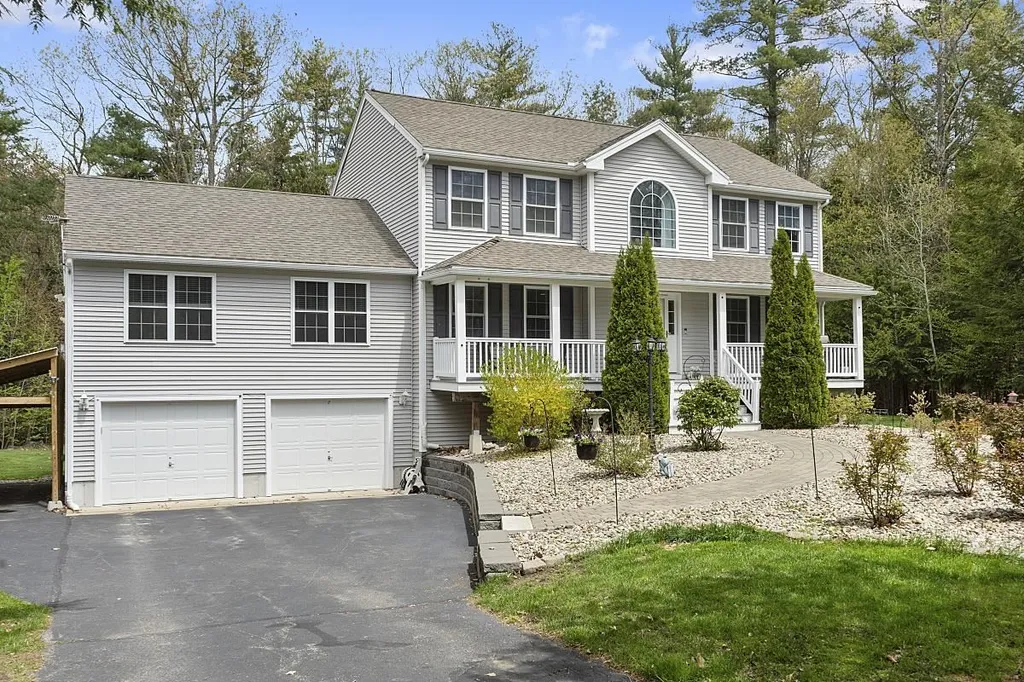 21 Meadow Brook Crossing Sandown NH 03873