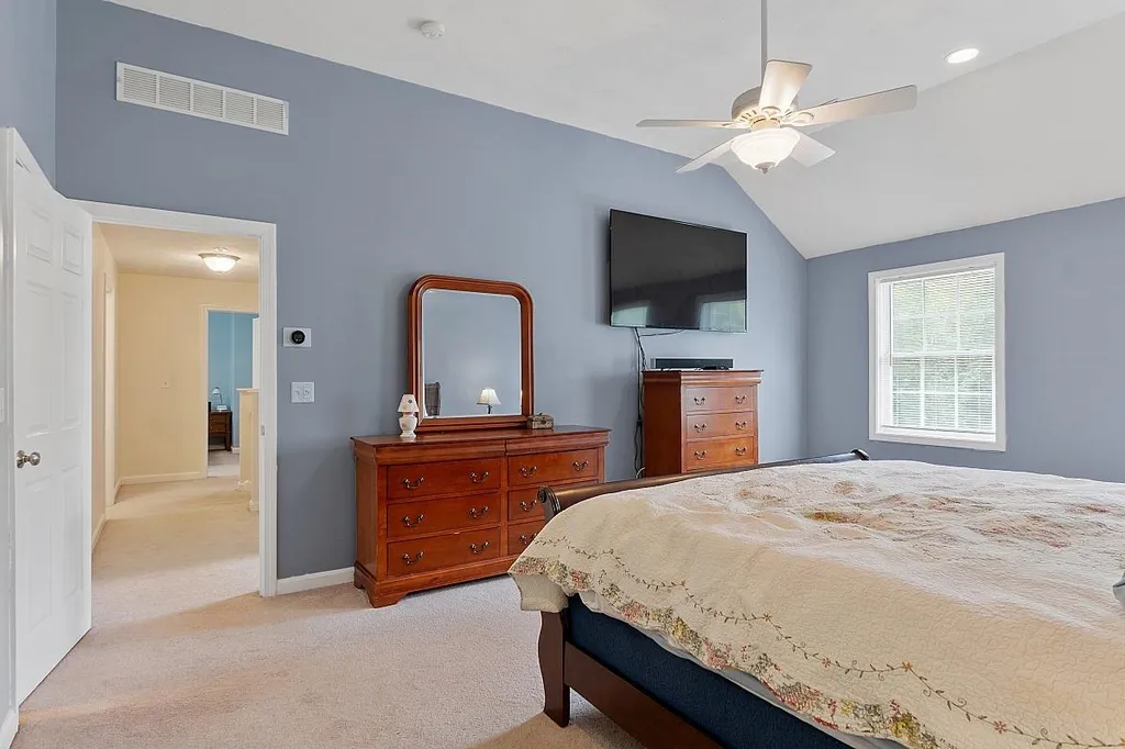 21 Meadow Brook Crossing Sandown NH 03873