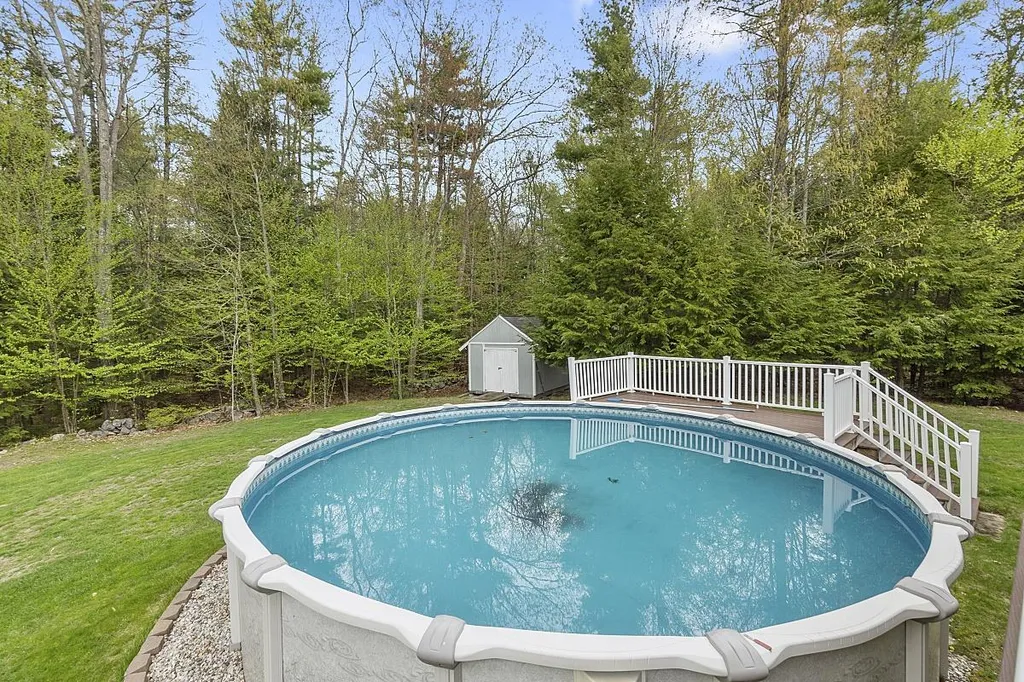 21 Meadow Brook Crossing Sandown NH 03873
