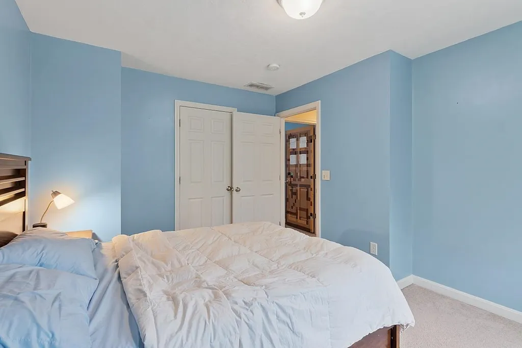 21 Meadow Brook Crossing Sandown NH 03873