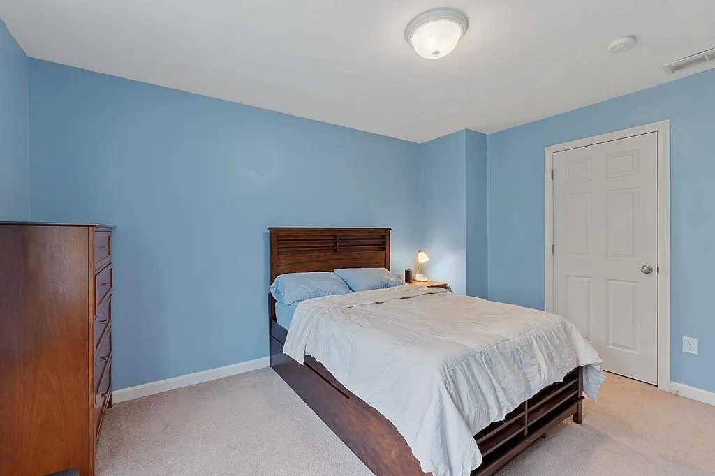 21 Meadow Brook Crossing Sandown NH 03873