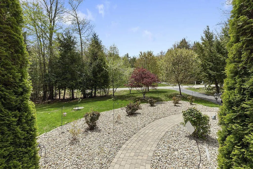 21 Meadow Brook Crossing Sandown NH 03873