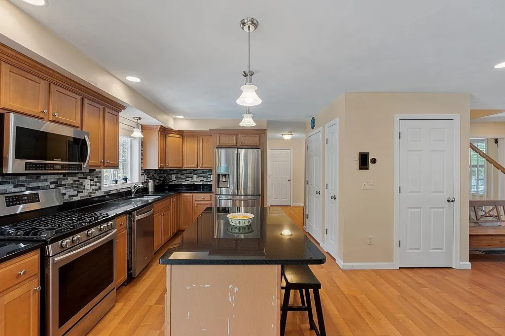 21 Meadow Brook Crossing Sandown NH 03873