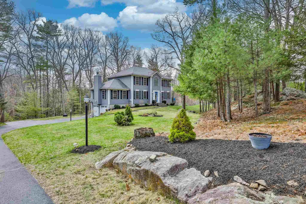 164 Forest Drive Auburn NH 03032