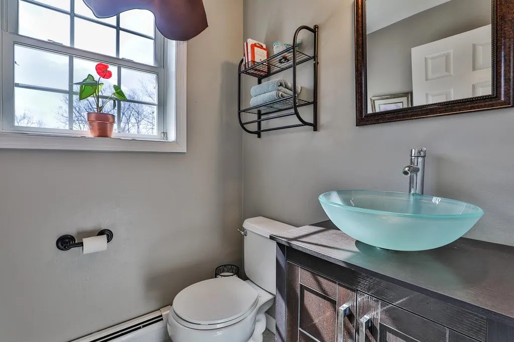 164 Forest Drive Auburn NH 03032