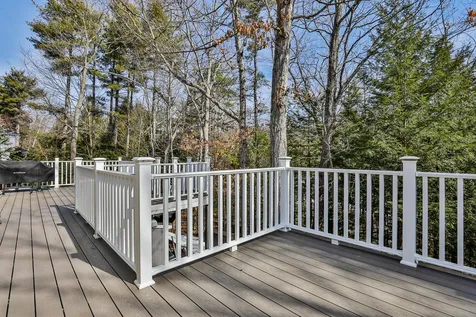 164 Forest Drive Auburn NH 03032