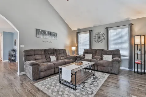 164 Forest Drive Auburn NH 03032