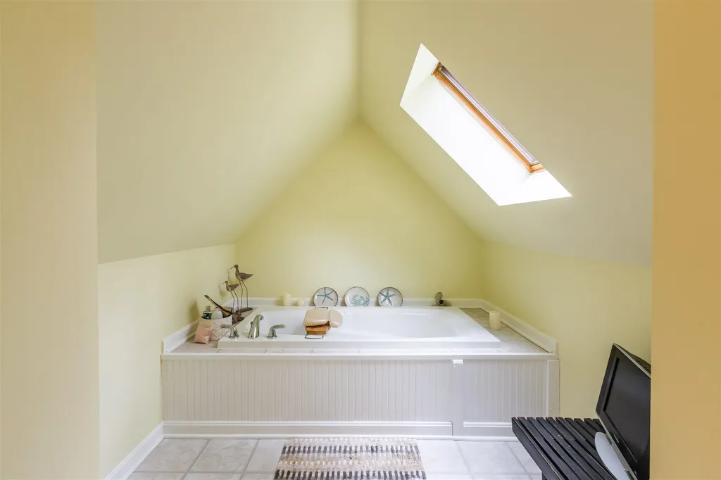 23 Mountainside Drive Newbury NH 03255