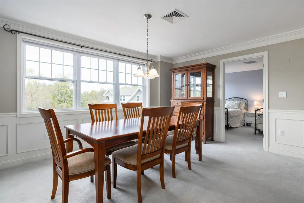 2 Sterling Hill Lane Exeter NH 03833