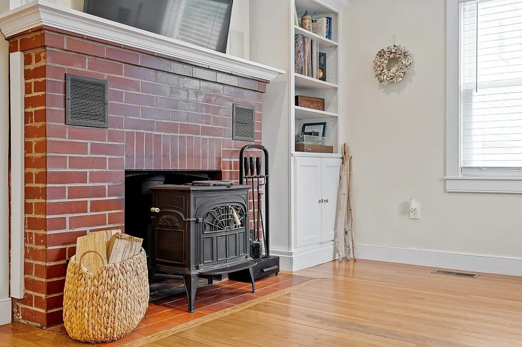 9 Post Road North Hampton NH 03862