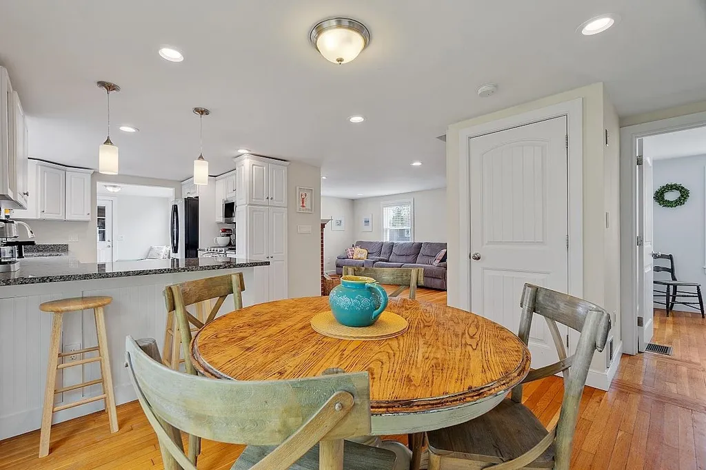 9 Post Road North Hampton NH 03862