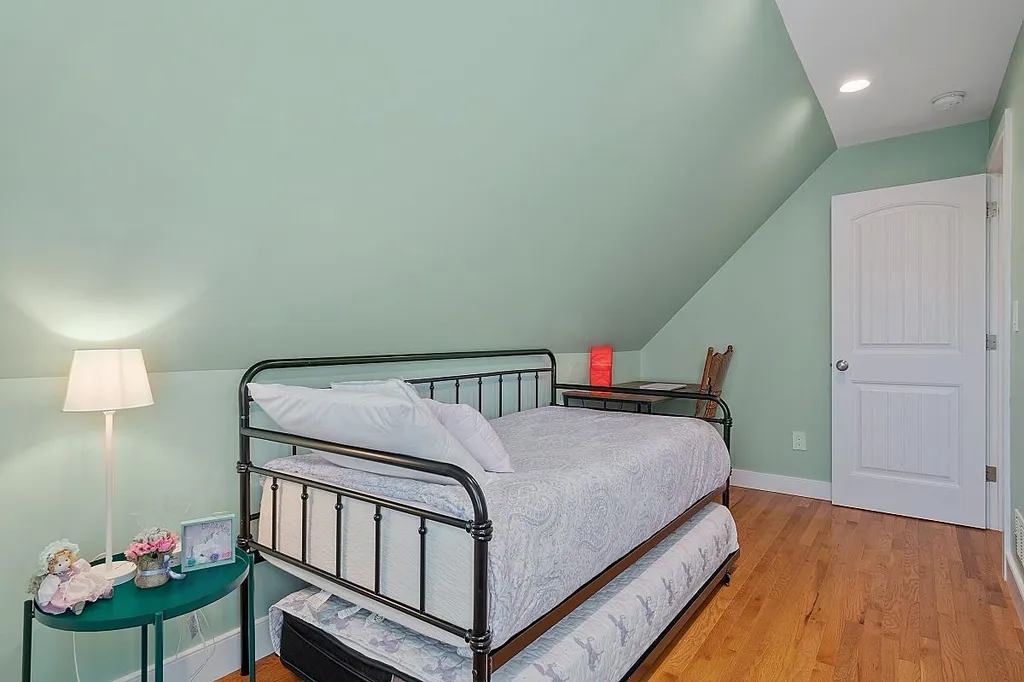 9 Post Road North Hampton NH 03862