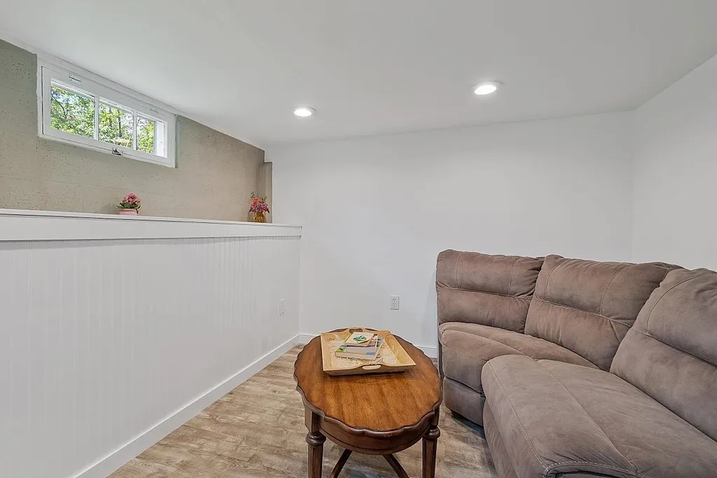 9 Post Road North Hampton NH 03862