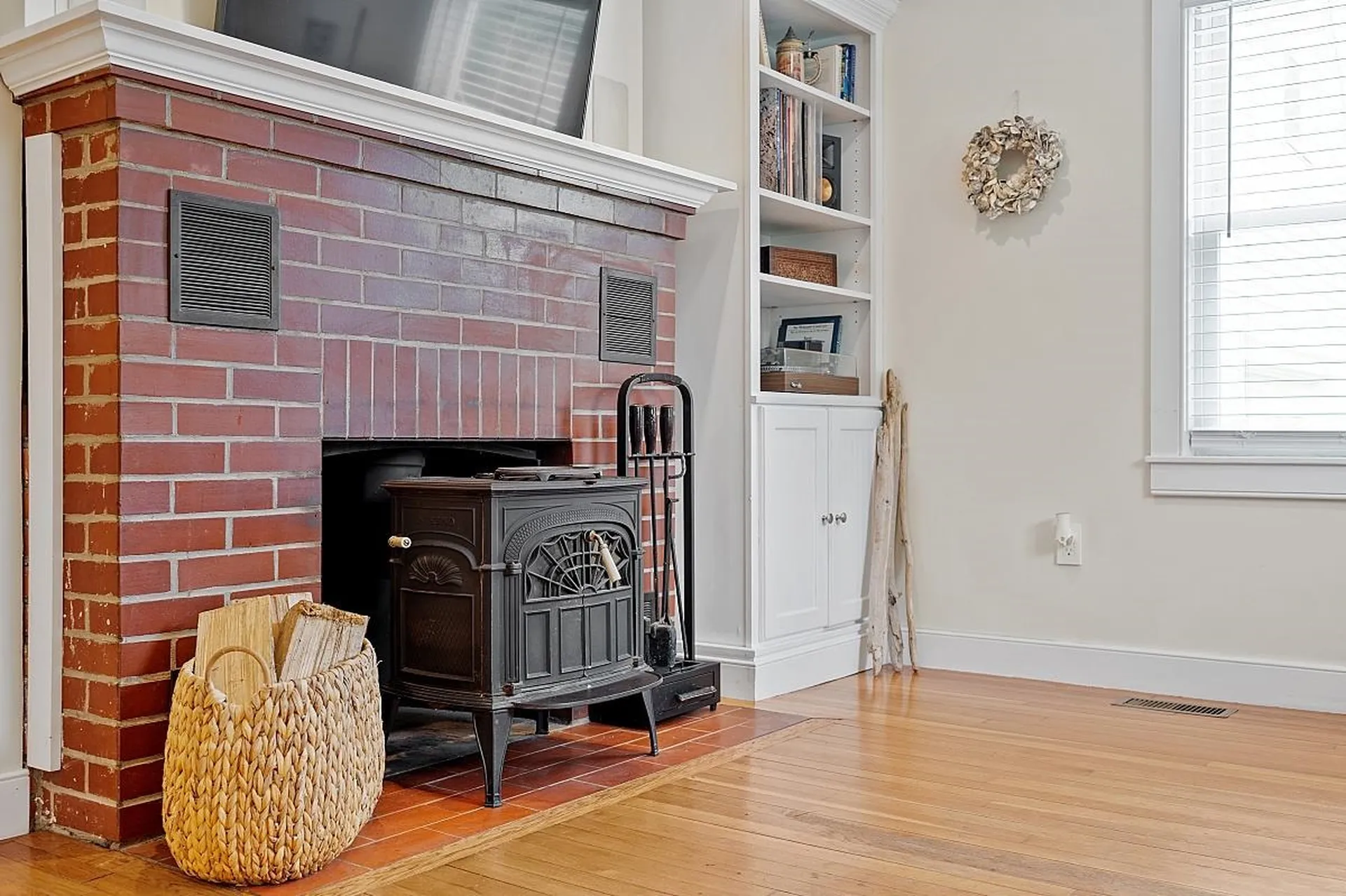 9 Post Road North Hampton NH 03862