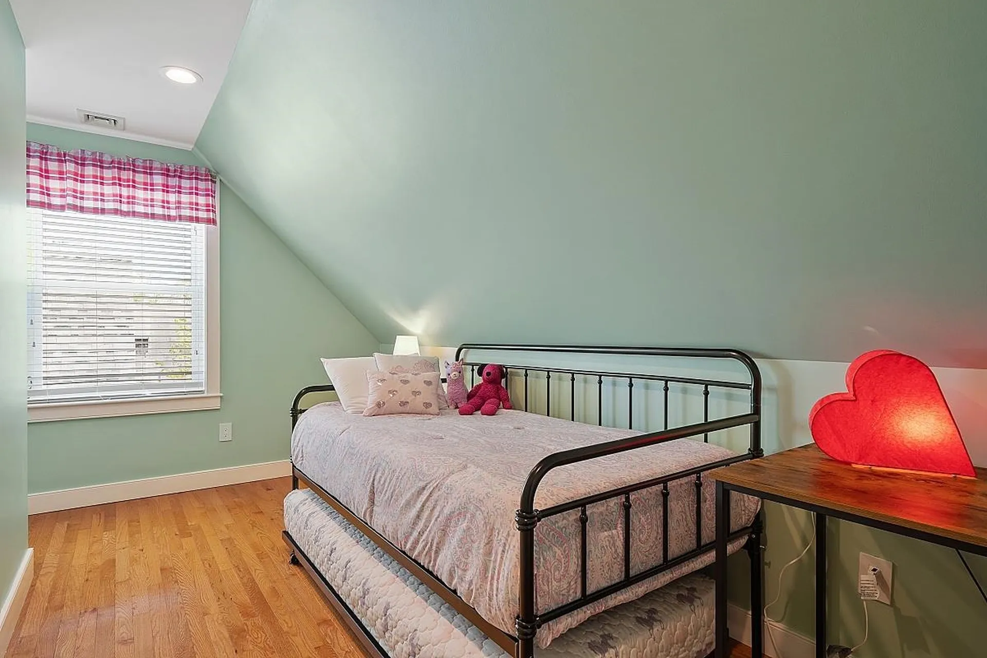 9 Post Road North Hampton NH 03862