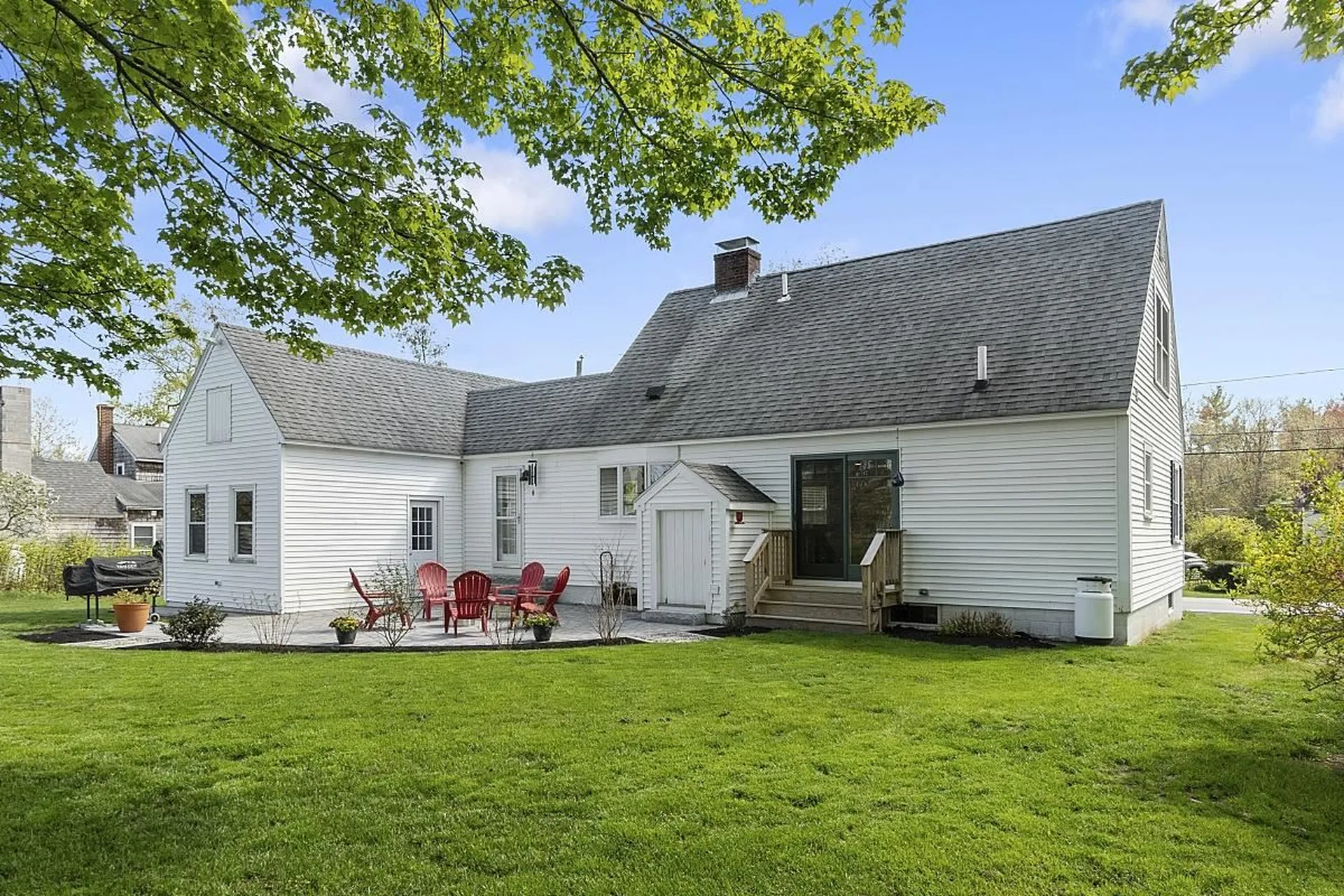 9 Post Road North Hampton NH 03862