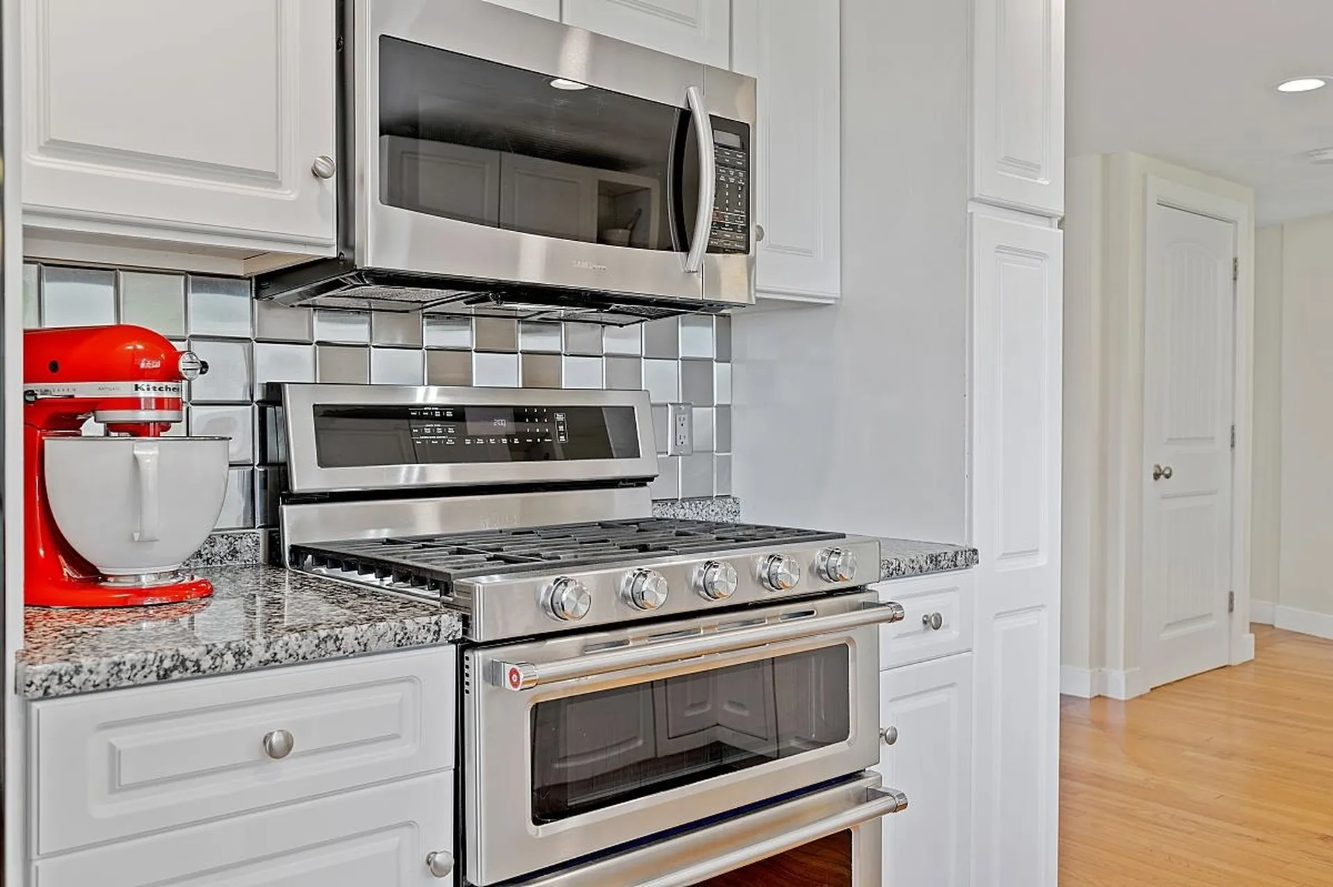 9 Post Road North Hampton NH 03862