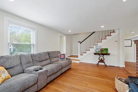 9 Post Road North Hampton NH 03862