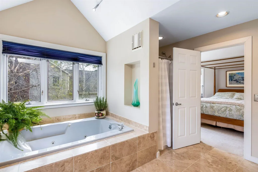 2 Hagan Drive Essex VT 05452