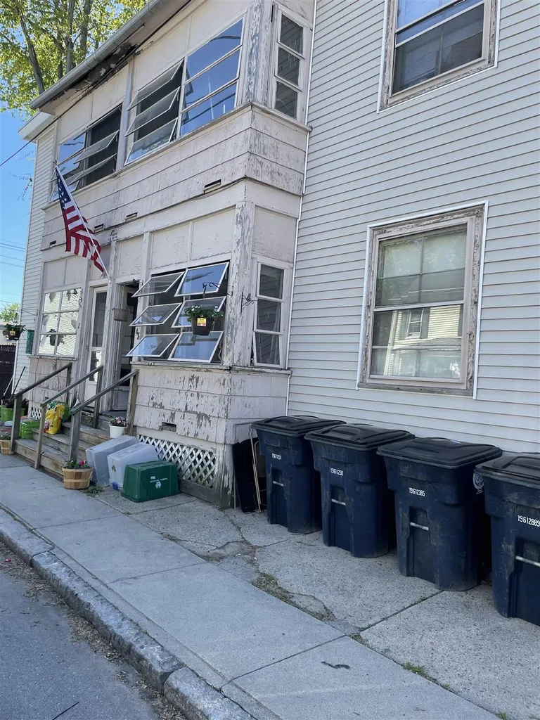 2-4 1/2 Van Buren Street Nashua NH 03060