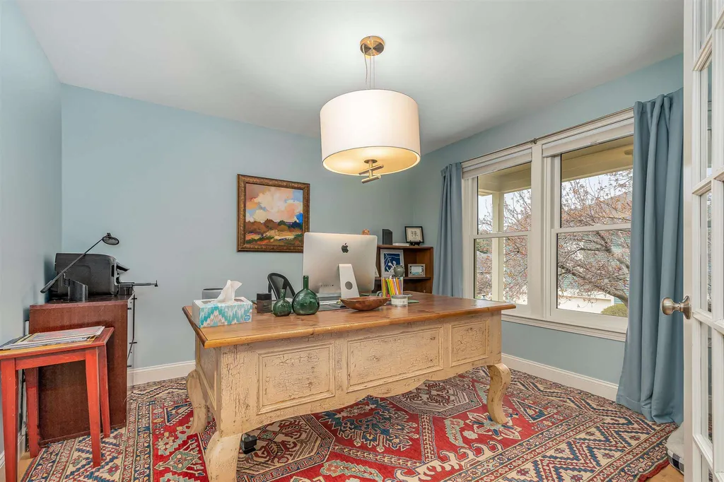 7 Kittanset Road Bedford NH 03110
