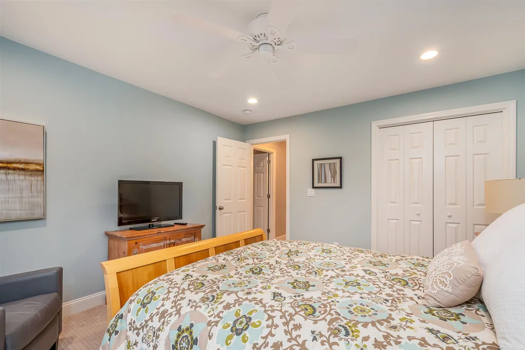 7 Kittanset Road Bedford NH 03110
