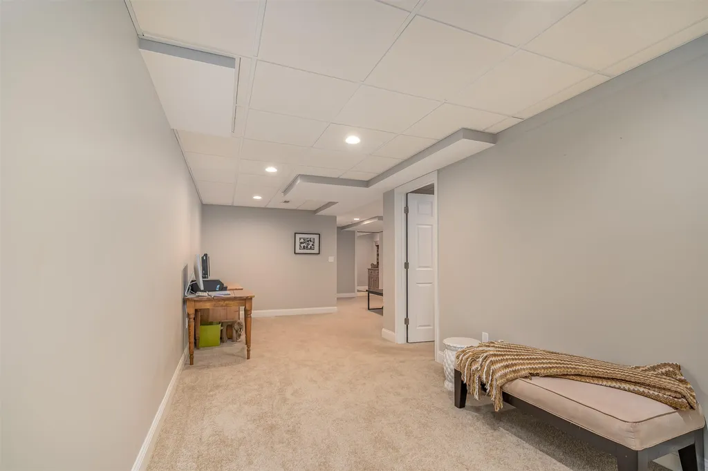 7 Kittanset Road Bedford NH 03110