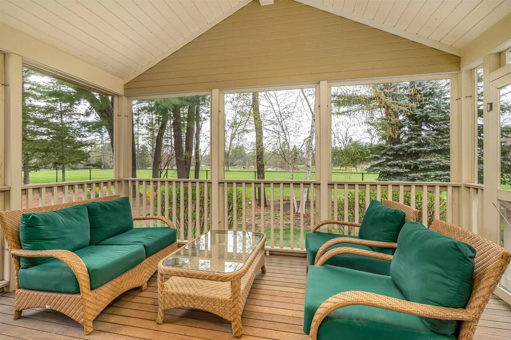 7 Kittanset Road Bedford NH 03110