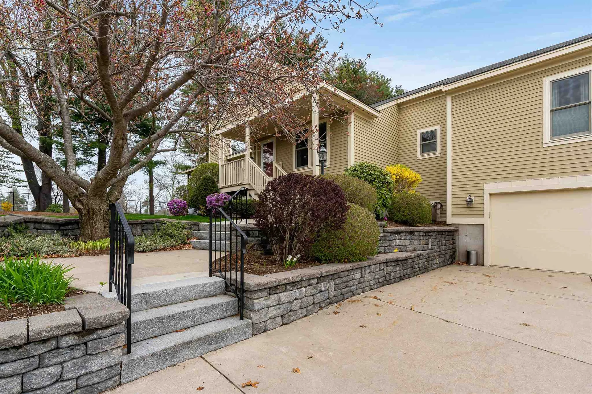 7 Kittanset Road Bedford NH 03110