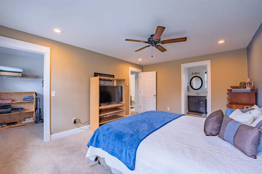 39 Leach Road Fairfax VT 05454