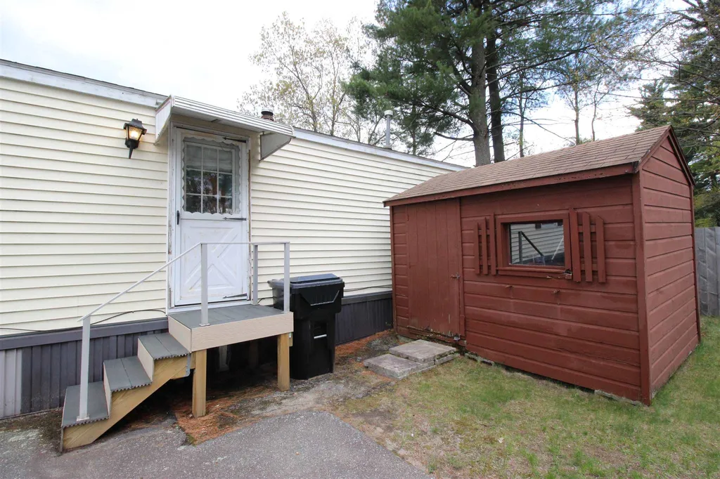4 Sherwood Lane Merrimack NH 03054