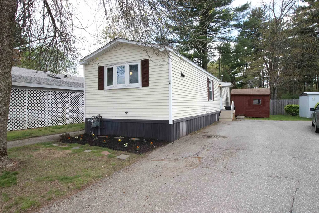 4 Sherwood Lane Merrimack NH 03054