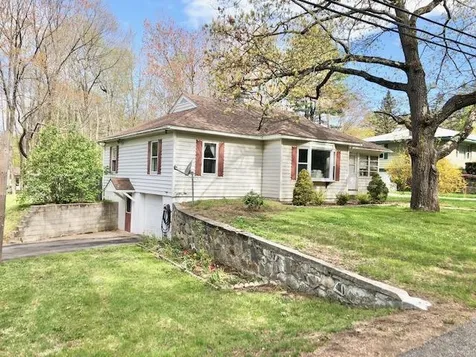 68 Ridgewood Avenue Gilford NH 03249