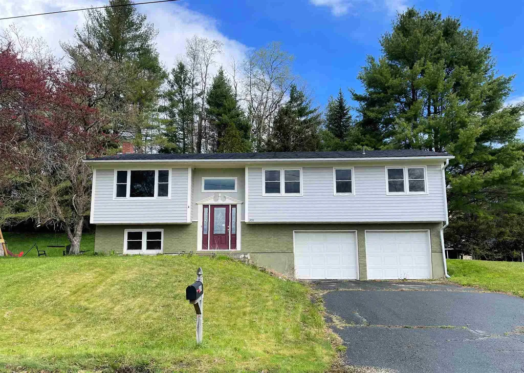 209 Waterman Circle St. Johnsbury VT 05819