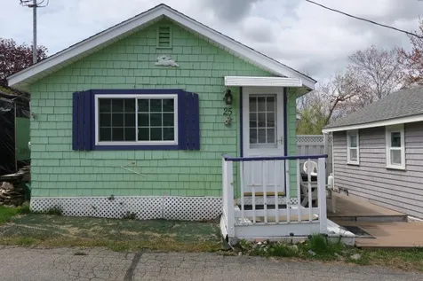 25 Smith Avenue Hampton NH 03842