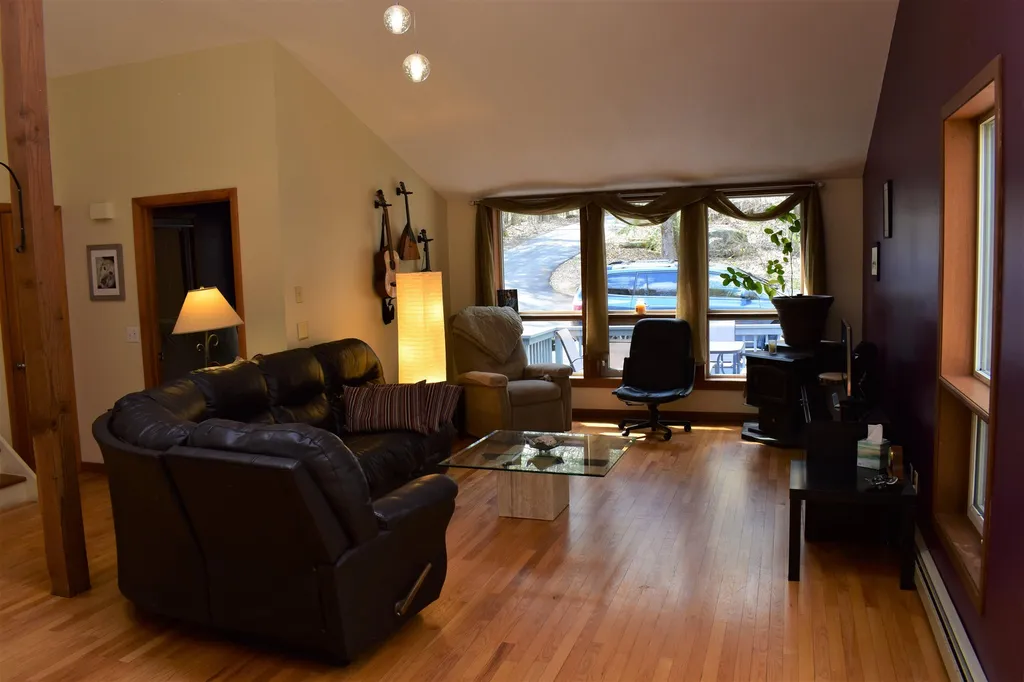 19 Hummingbird Hill Grantham NH 03753