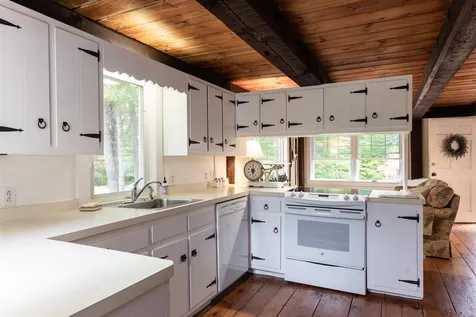 39 Sanborn Road Brookfield NH 03872