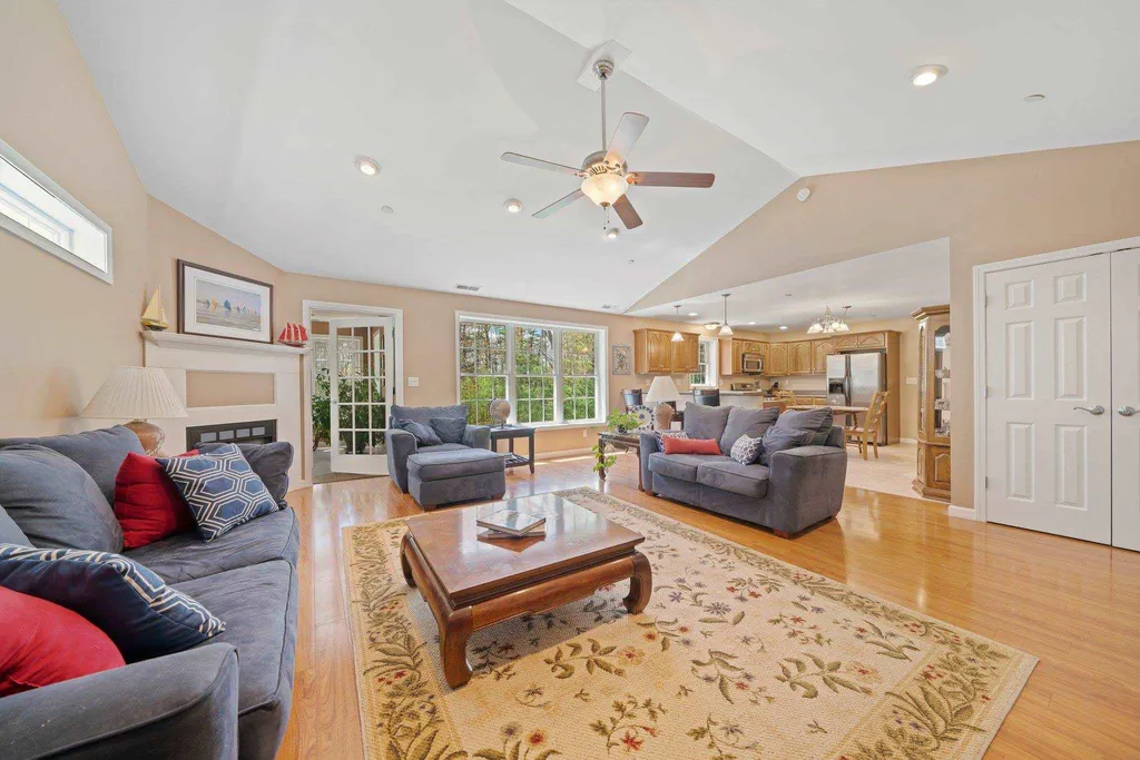 25 Barberry Street Hooksett NH 03106