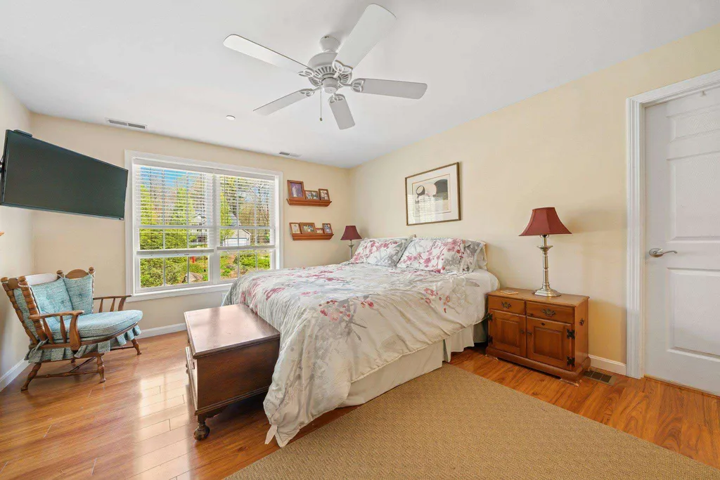 25 Barberry Street Hooksett NH 03106