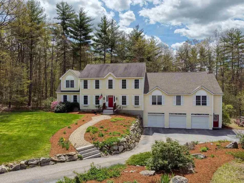 25 Barberry Street Hooksett NH 03106