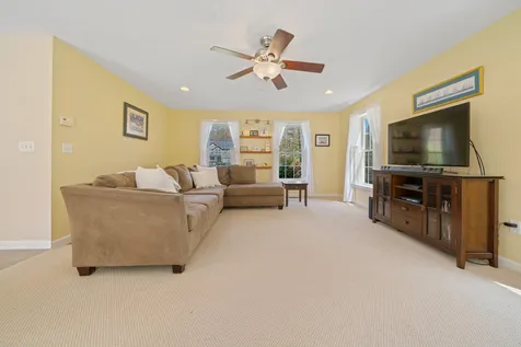 25 Barberry Street Hooksett NH 03106