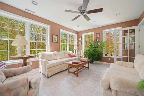 25 Barberry Street Hooksett NH 03106