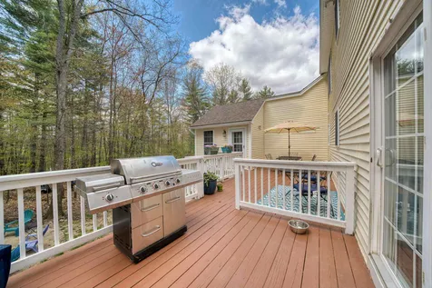 25 Barberry Street Hooksett NH 03106